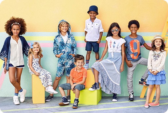 必威集团南京江北新区总部 - AI智能童装定制工厂